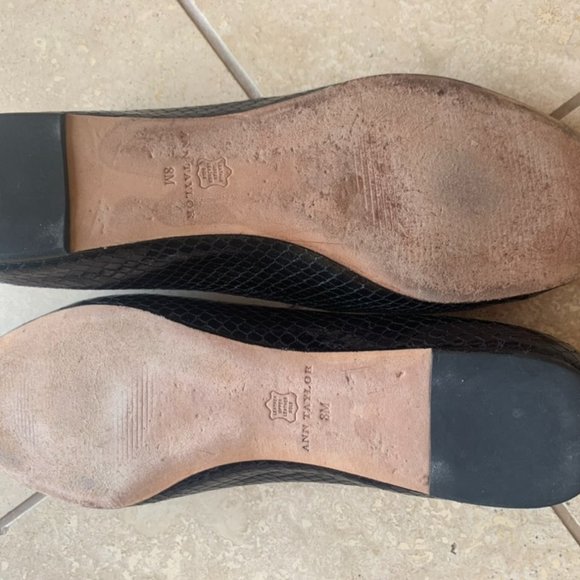 ANN TAYLOR BLACK TEXTURED LEATHER BALLET FLATS - SZ 8M - Picture 4 of 5